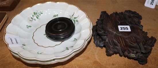 Pair Bristol dishes, (cracked) and 2 hardwood stands (4)